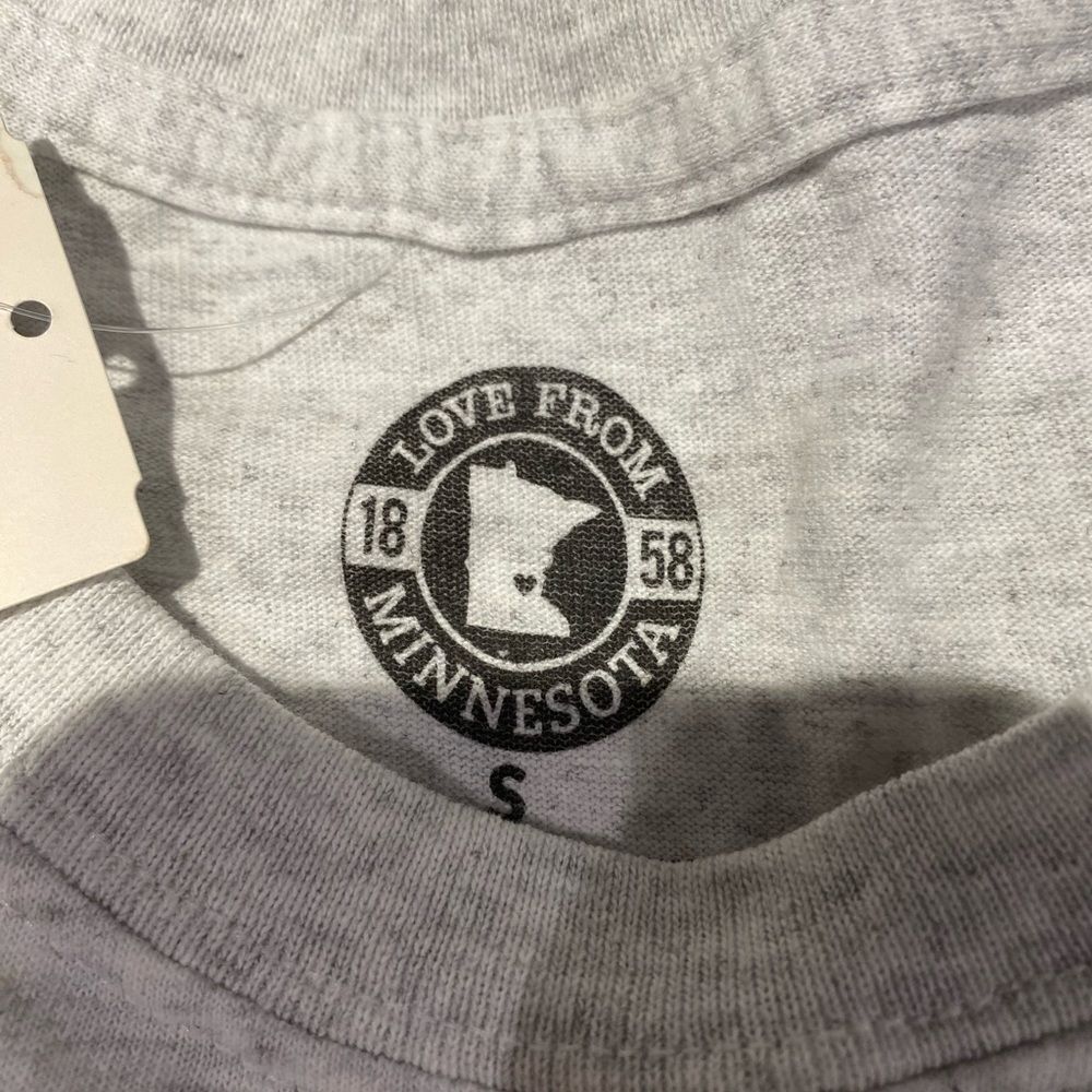 Minnesota  Short Sleeve T-Shirt – NWT, Size Small - Picture 3 of 5